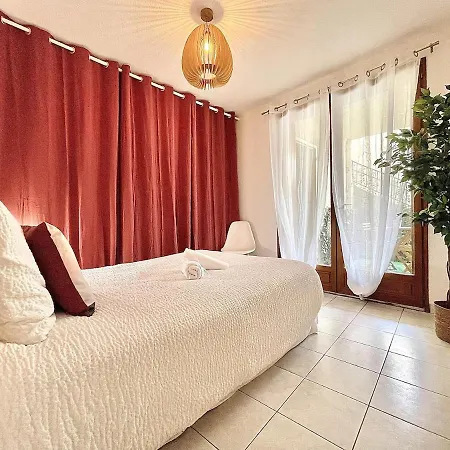 Le Coin D'elise פרפיניין